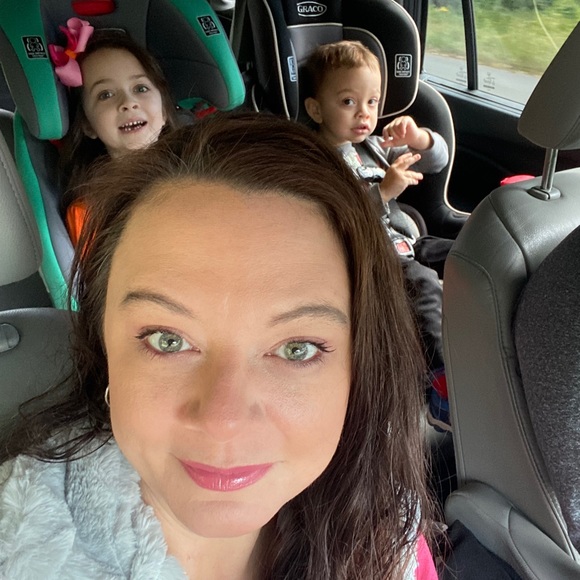 Meet Your Posher - Picture 2 of 5